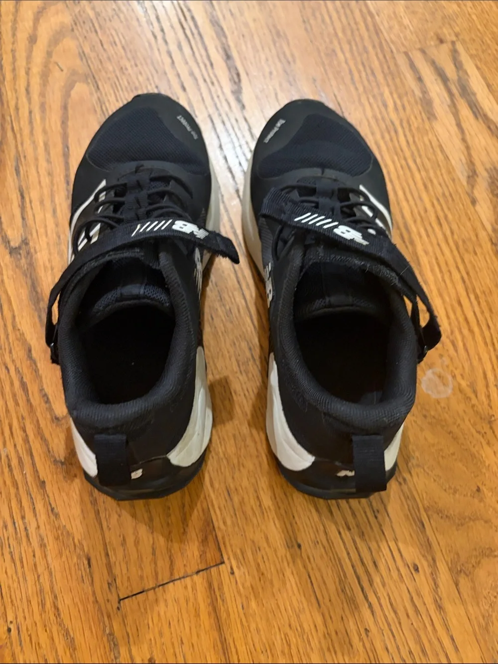 New Balance Boys Black and White Lace-Top Sneakers